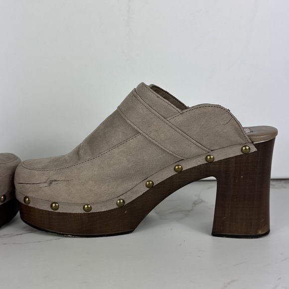 Y2K Clogs Heels Platform Studded Womens 8M Beige Suede Gold Wooden Slip on 2000s - Picture 7 of 9